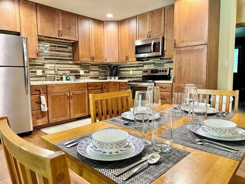 Spacious 2BR Condo & Garage + Perfect for Families + Walk to Dordt & Siouxnami