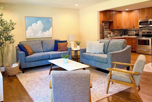 Peaceful 2 Bedroom Family Condo with Attached Garage • Walk to Dordt + Siouxnami