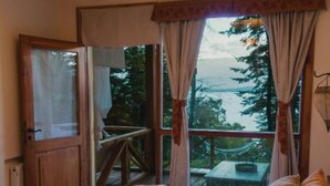 In-room safe, blackout curtains, free WiFi - ALEHUE Casa de Montaña (VILLA LA ANGOSTURA)