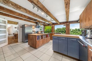 Private kitchen - Away in the County - As featured on HGTV (Cherry Valley)