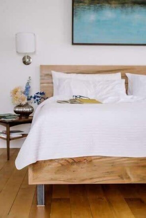 Gardener Bed - Away in the County - As featured on HGTV (Cherry Valley)