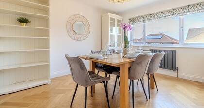 Family Friendly 4 Bedroom House in Rayleigh
