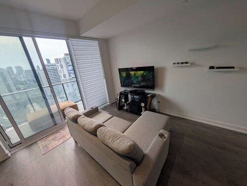 Cozy 1-bedroom condo with AC in superb Toronto location