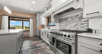 Great Divide Lodge - Luxury Colorado Country Retreat Near Grand Junction