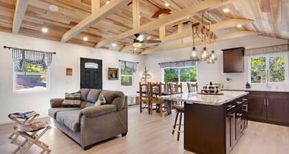 Adorable 2-bedroom farmhouse in charming Placerville