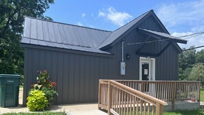 Unclassified image, 3 of 18, button - Cozy 2-bedroom house in Eminence with AC. Located in the heart of town!! (Eminence)
