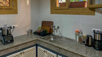 Refrigerador, horno, placa de cocina, lavavajillas