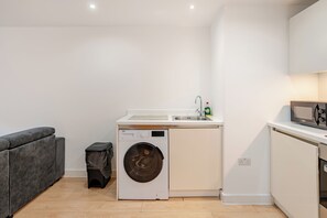 Interior - Modern 1BR | Sleeps 6 | Free Parking (London)