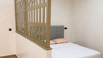 WiFi, bed sheets