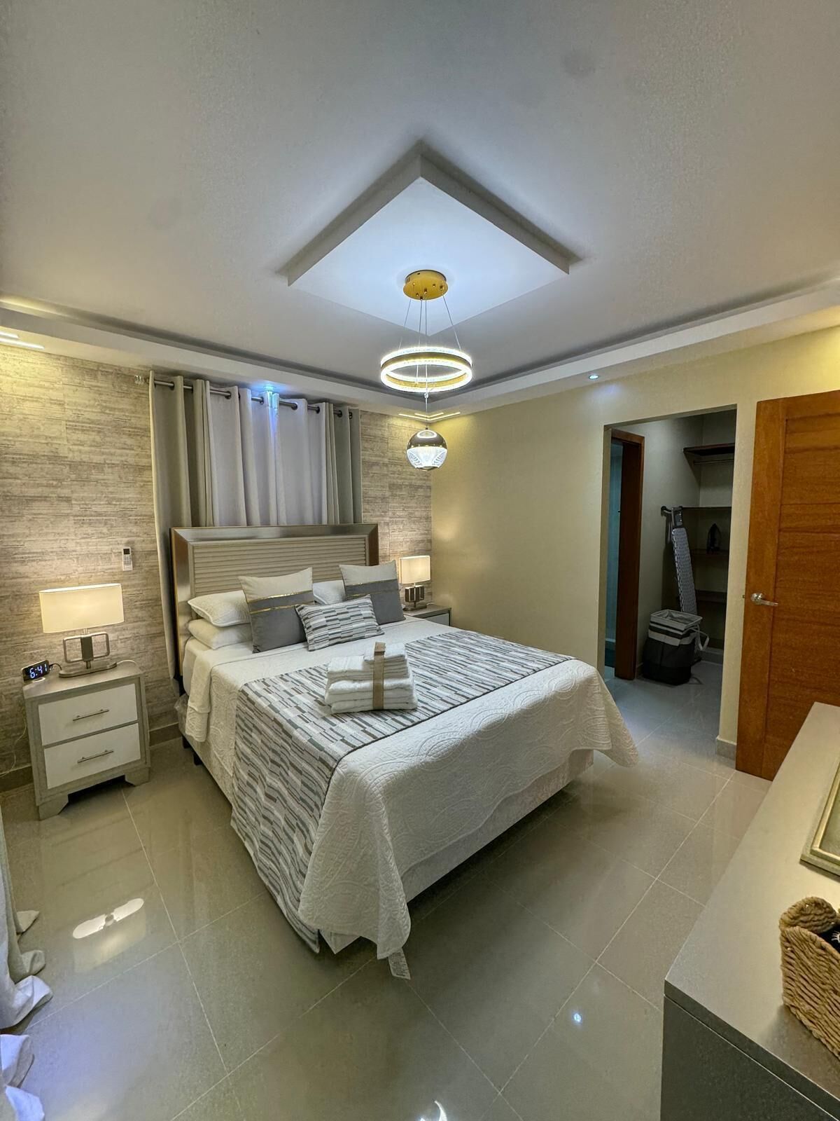 3 bedrooms, iron/ironing board, WiFi (free), bed sheets