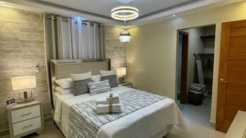 3 bedrooms, iron/ironing board, WiFi (free), bed sheets