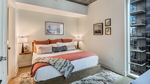 2 slaapkamers, een strijkplank/strijkijzer, reisbedje, gratis wifi