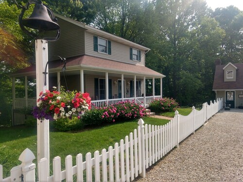 This secluded guesthouse with vineyard views could be your ultimate getaway.