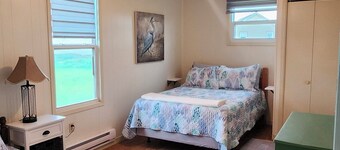 Seaside Cottage just minutes from the beach!