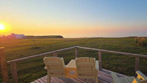 Seaside Cottage just minutes from the beach!