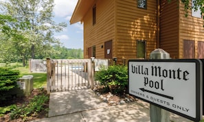 Property grounds - New rental 3 bedroom 3 full bath condo at Shanty Creek Resorts golf boat parking (Mancelona)