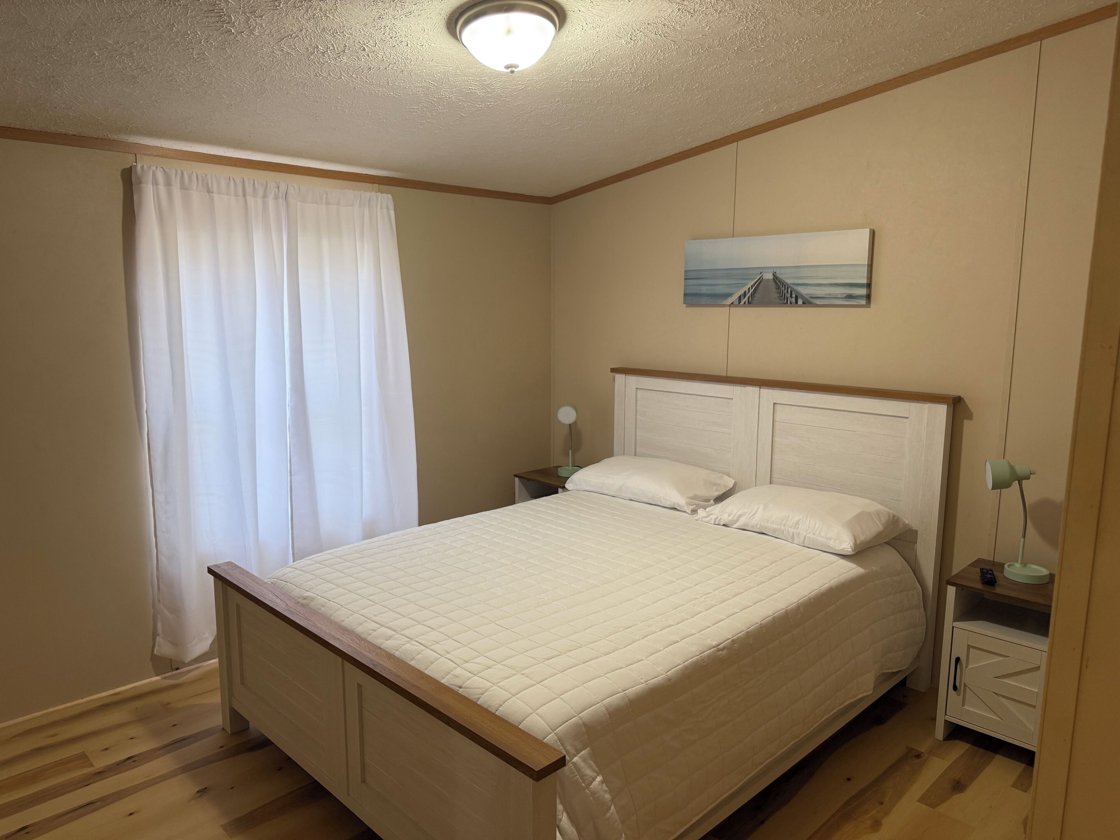 4 bedrooms, iron/ironing board, WiFi (free), bed sheets