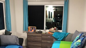 1 soverom, strykejern/-brett, reiseseng for barn og wi-fi (inkludert)