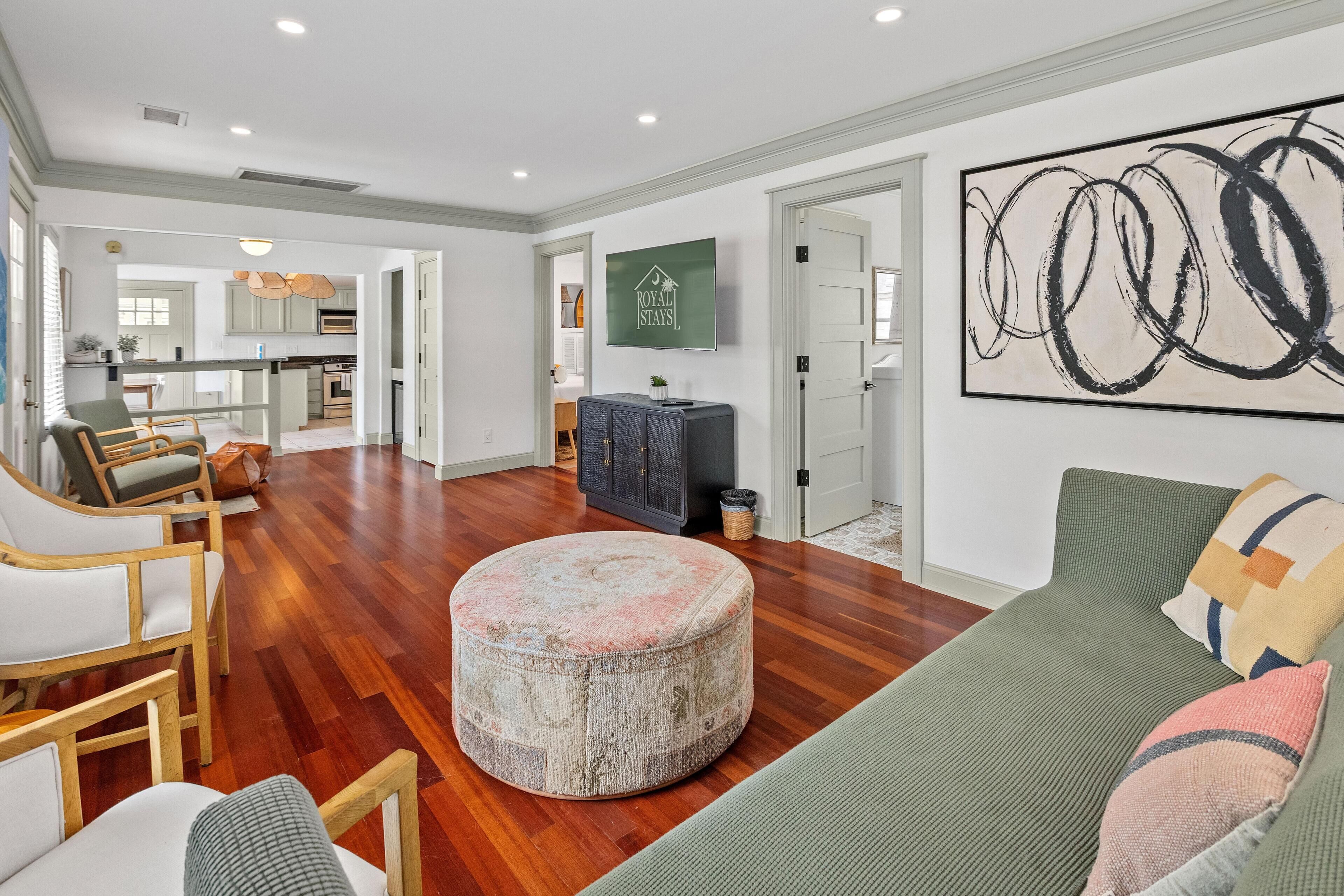 House, Multiple Beds (1111 Simmons St - MTP) | Living area
