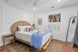 Nhà, nhiều giường (1111 Simmons St - MTP) | 3 phòng ngủ 