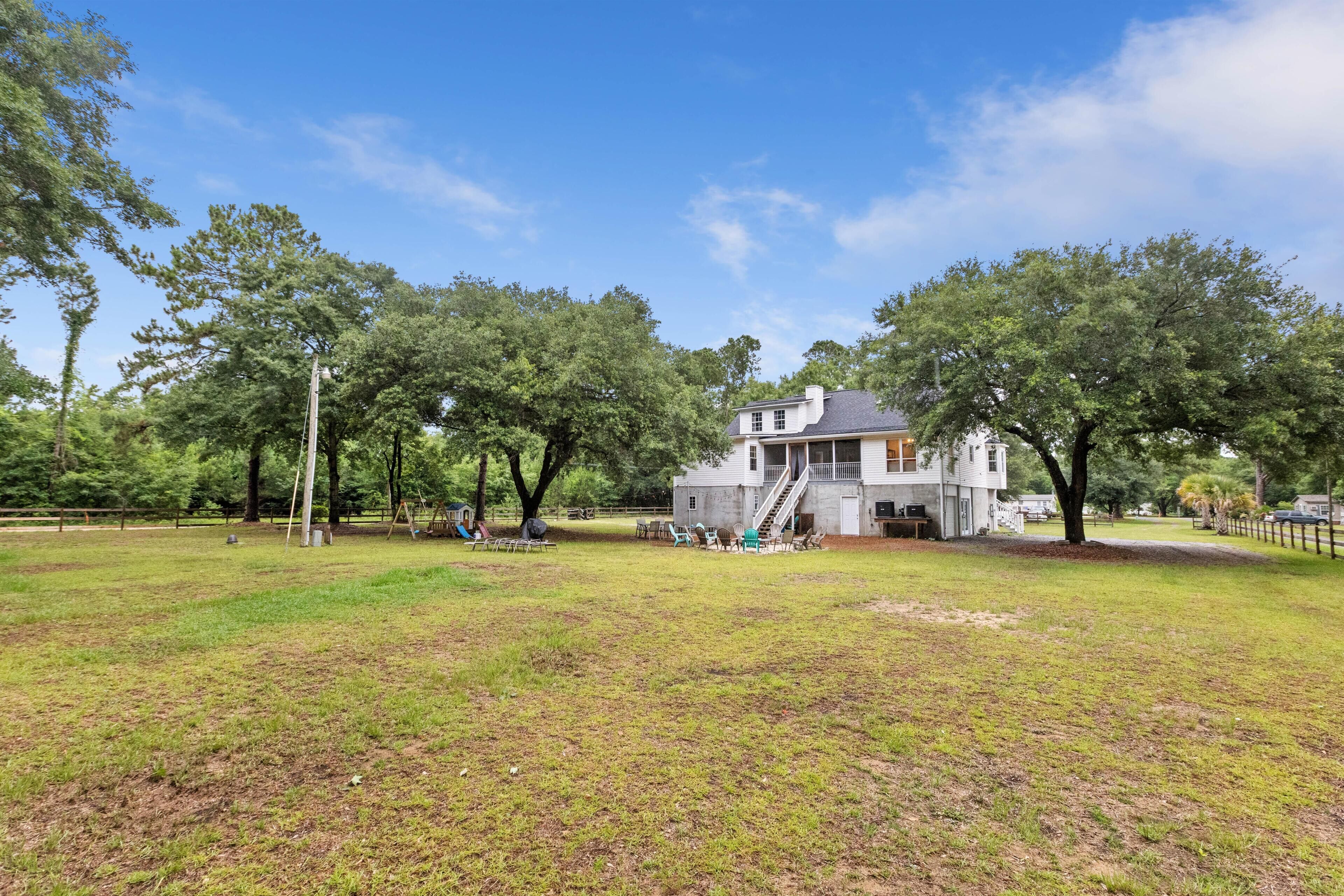 House, Multiple Beds (Six Mile Abode-5 Miles to Beach-Huge ) | Exterior
