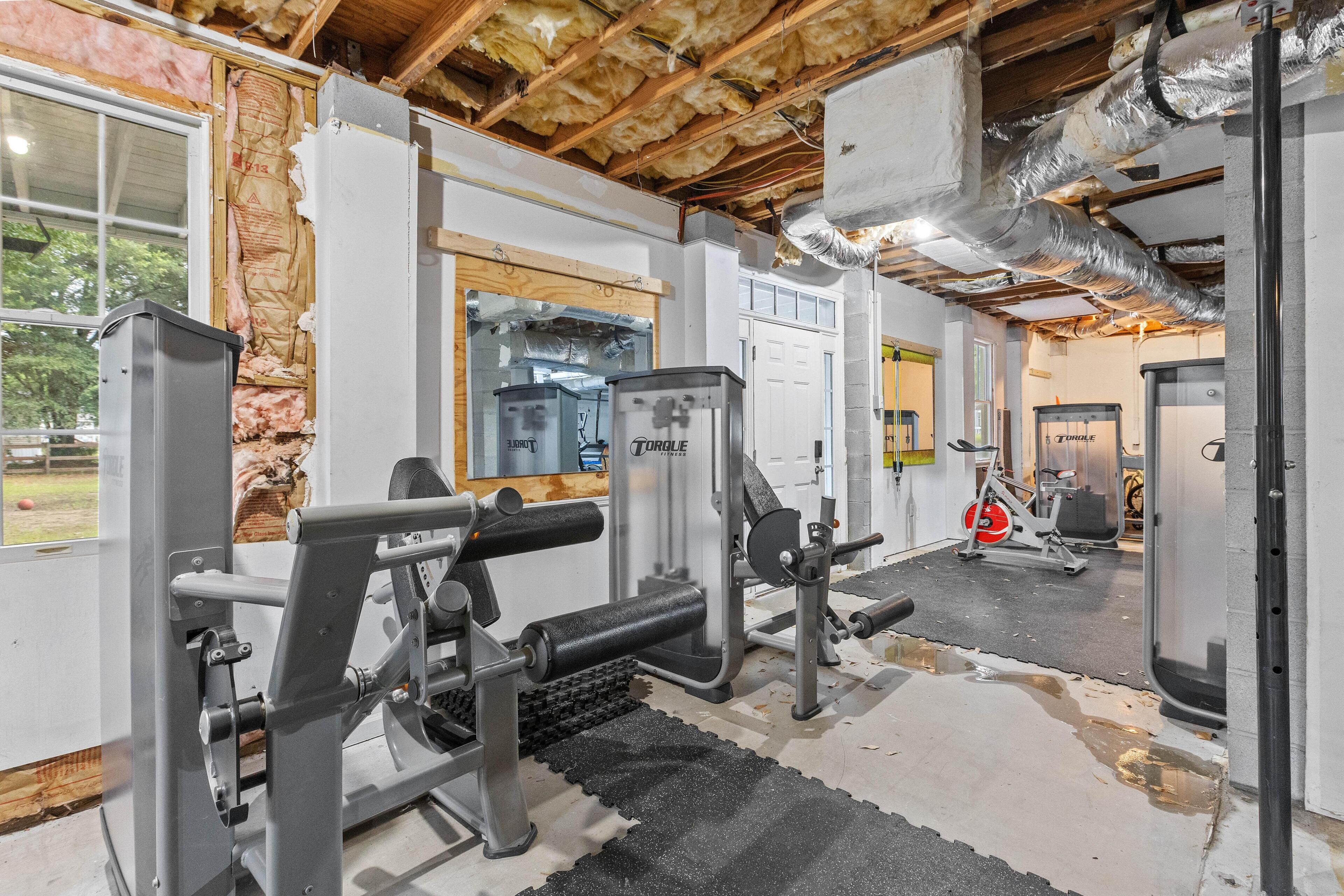 Casa, várias camas (Six Mile Abode-5 Miles to Beach-Huge ) | Sala de fitness