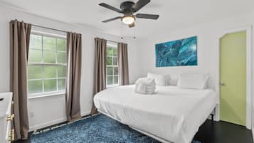 House, Multiple Beds (Six Mile Abode-5 Miles to Beach-Huge ) | 4 bedrooms