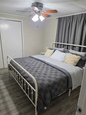 3 dormitorios, escritorio, wifi gratis y ropa de cama