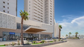 Exterior - R1805 | Modern 2BR Condo with Ocean Views & Private Balcony (Puerto Peñasco)