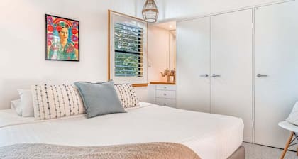 Sea Crest- Unit 5, 47 Shirley St, The Crest Apartments