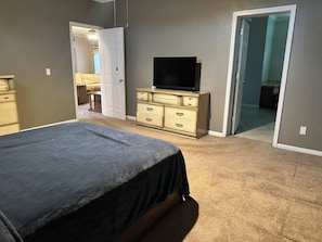 WiFi, bed sheets - Enjoyable 3-bedroom house in charming Robinson (Robinson)