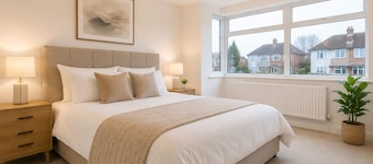 4 BR Home - Parking, Garden, 9min to Universal Site