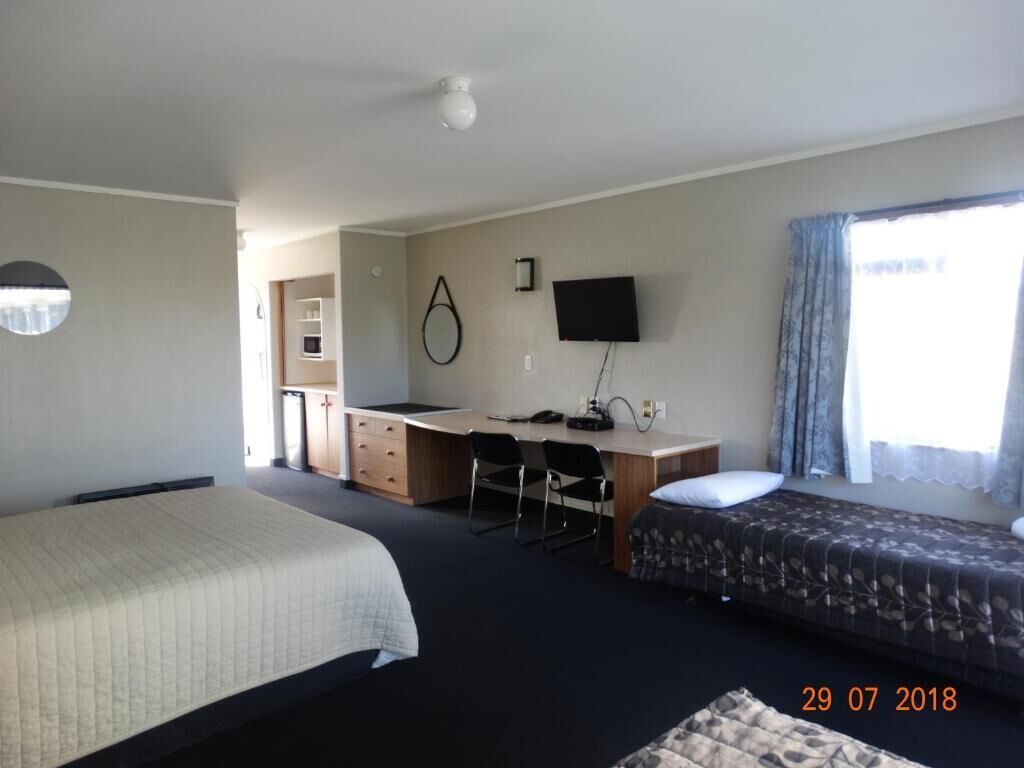 Studio, Patio, Garden View | Iron/ironing board, WiFi (free)