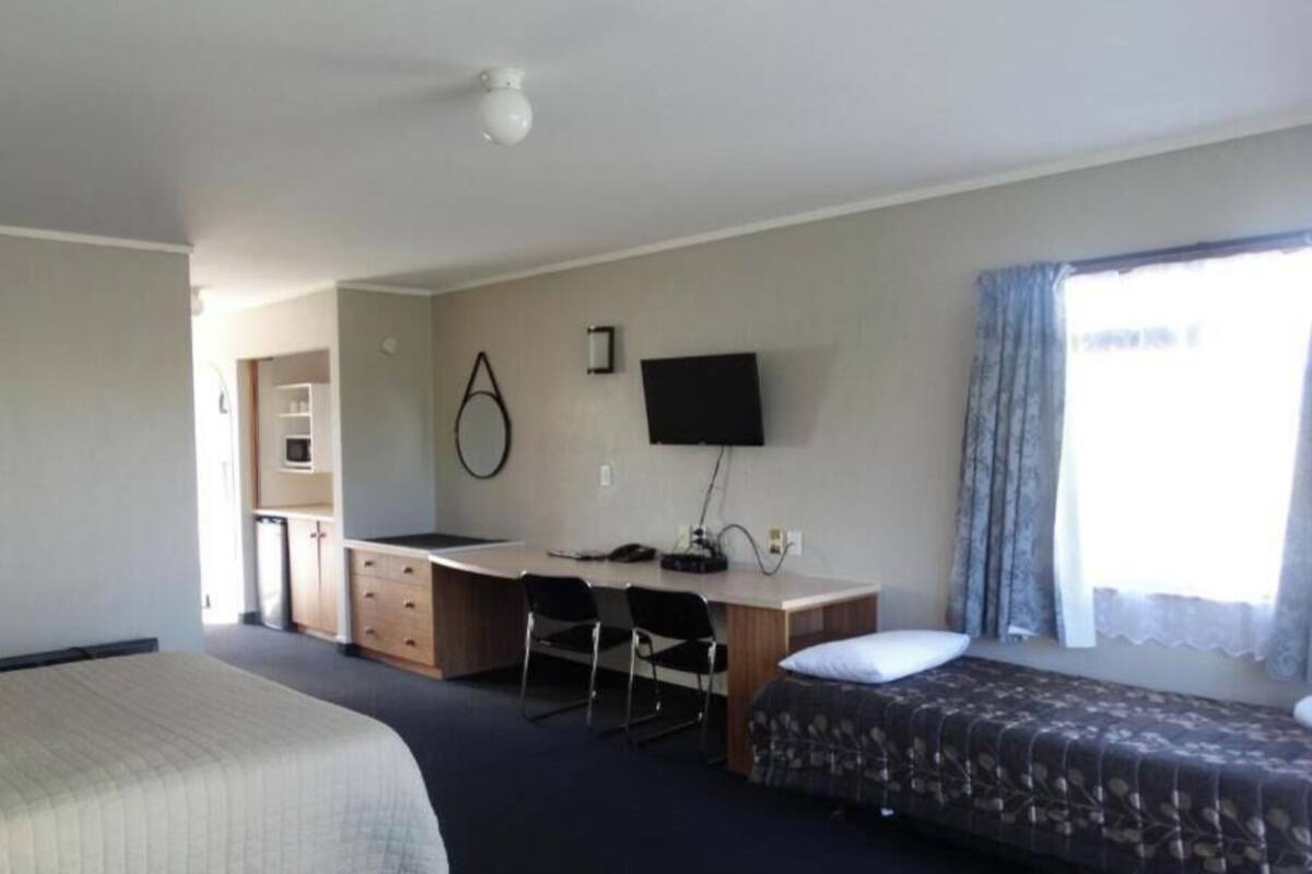 Iron/ironing board, free WiFi