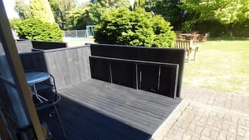 Studio, Balcony, Garden View | Outdoor dining
