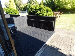 Studio, Balcony, Garden View | Outdoor dining - Ambassador Motel (Palmerston North)