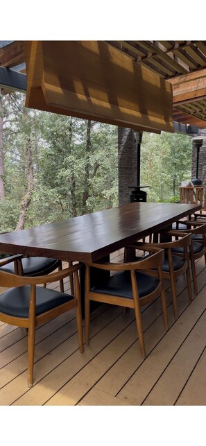 Outdoor dining - Luxury Cabin in the Tapalpa Forest (Tapalpa)