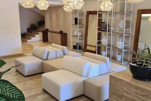 Interior - TOP/2BR/Canal & Yacht Views From All Rooms/Balcony (Cancún)