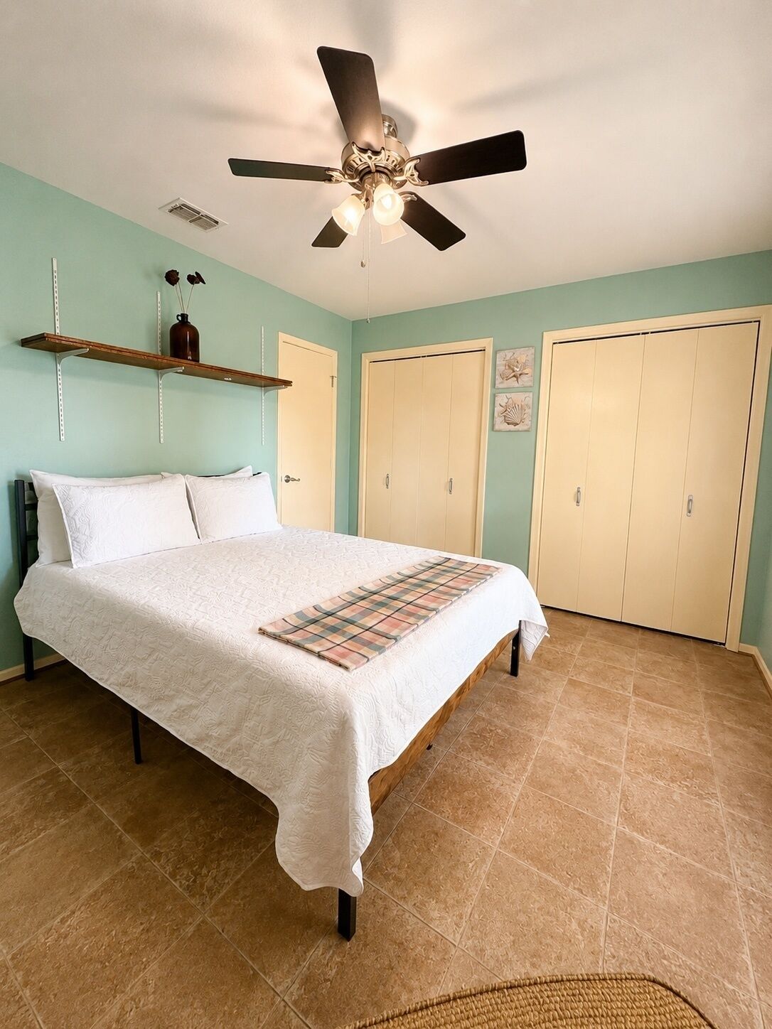 3 bedrooms, WiFi, bed sheets