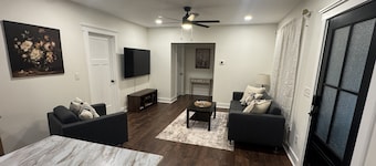 The Glade: Stylish, Modernized Craftsman Comfort