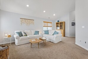 The cozy living room for the whole family to enjoy! - The Cove at Mill Creek (Hampton)