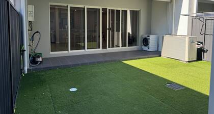 4BR 3Baths Walk to Train, Westfield & Sydney International Regatta Centre