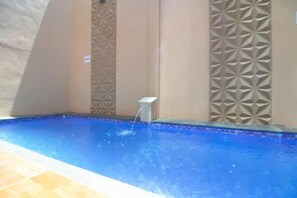6 indoor pools - Cozzy Villa Azzalea (batu)