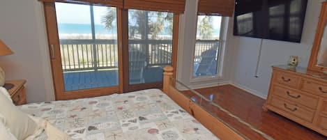 5 bedrooms, WiFi (free), bed sheets