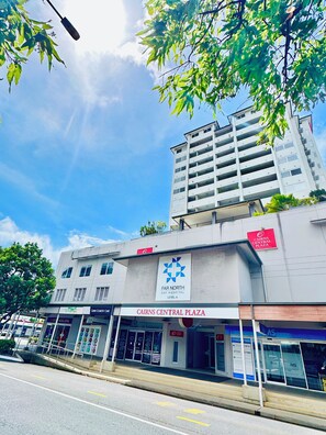 Exterior - Prime CBD Studio | City & Mountain Views (Cairns City)