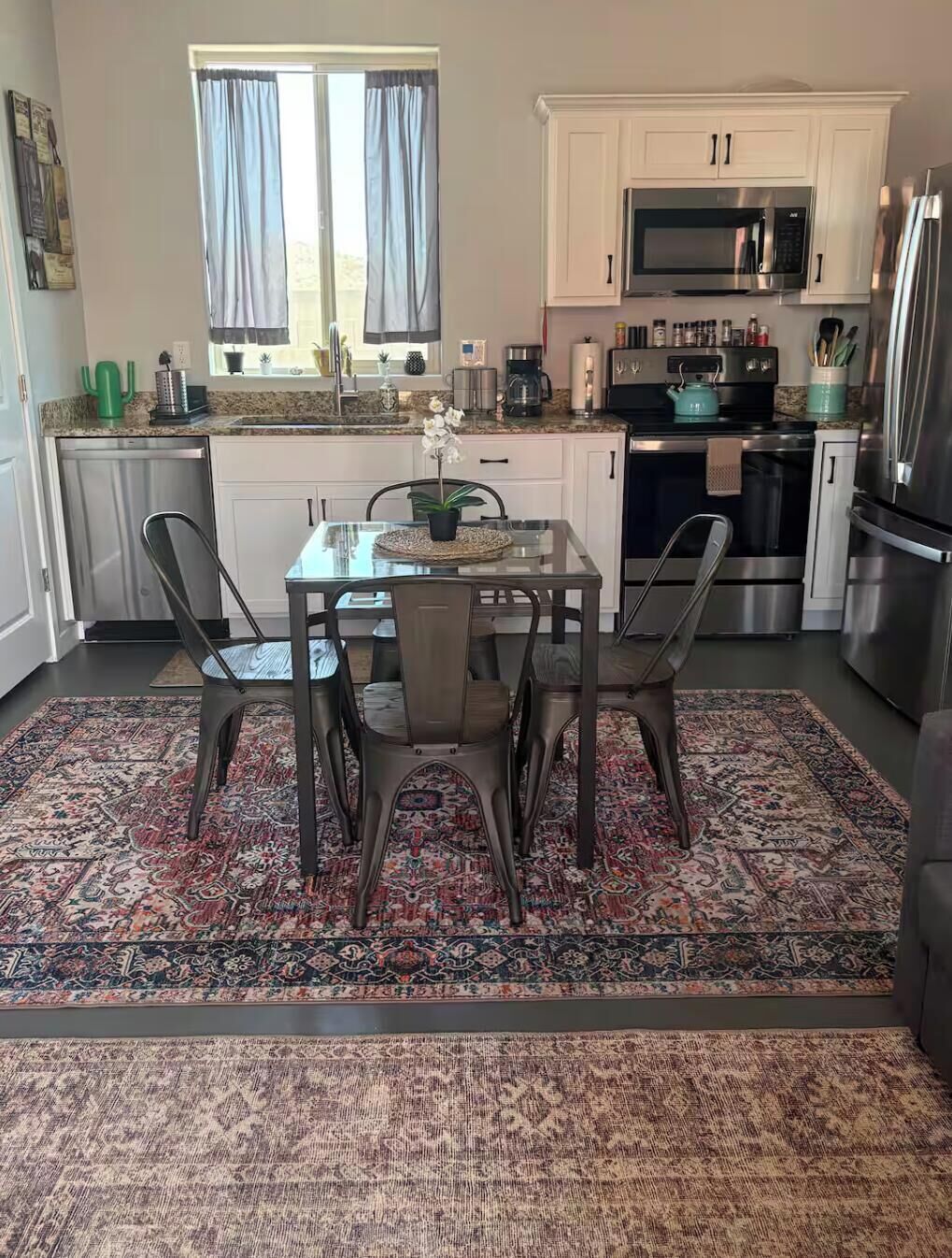 Coffee/tea maker, fridge, microwave, oven