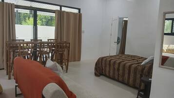 1 bedroom, desk, WiFi, bed sheets