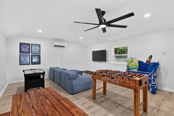 The Tatted Mermaid Norfolk 3br Sleeps 6 3 Bedroom Home - Virginia Beach, VA