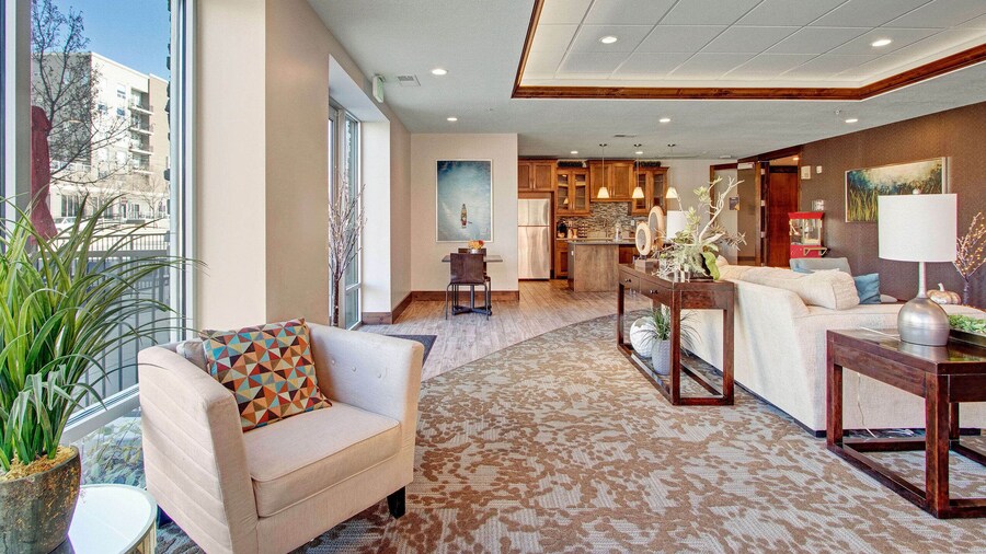 Urban 1BR Downtown Delight