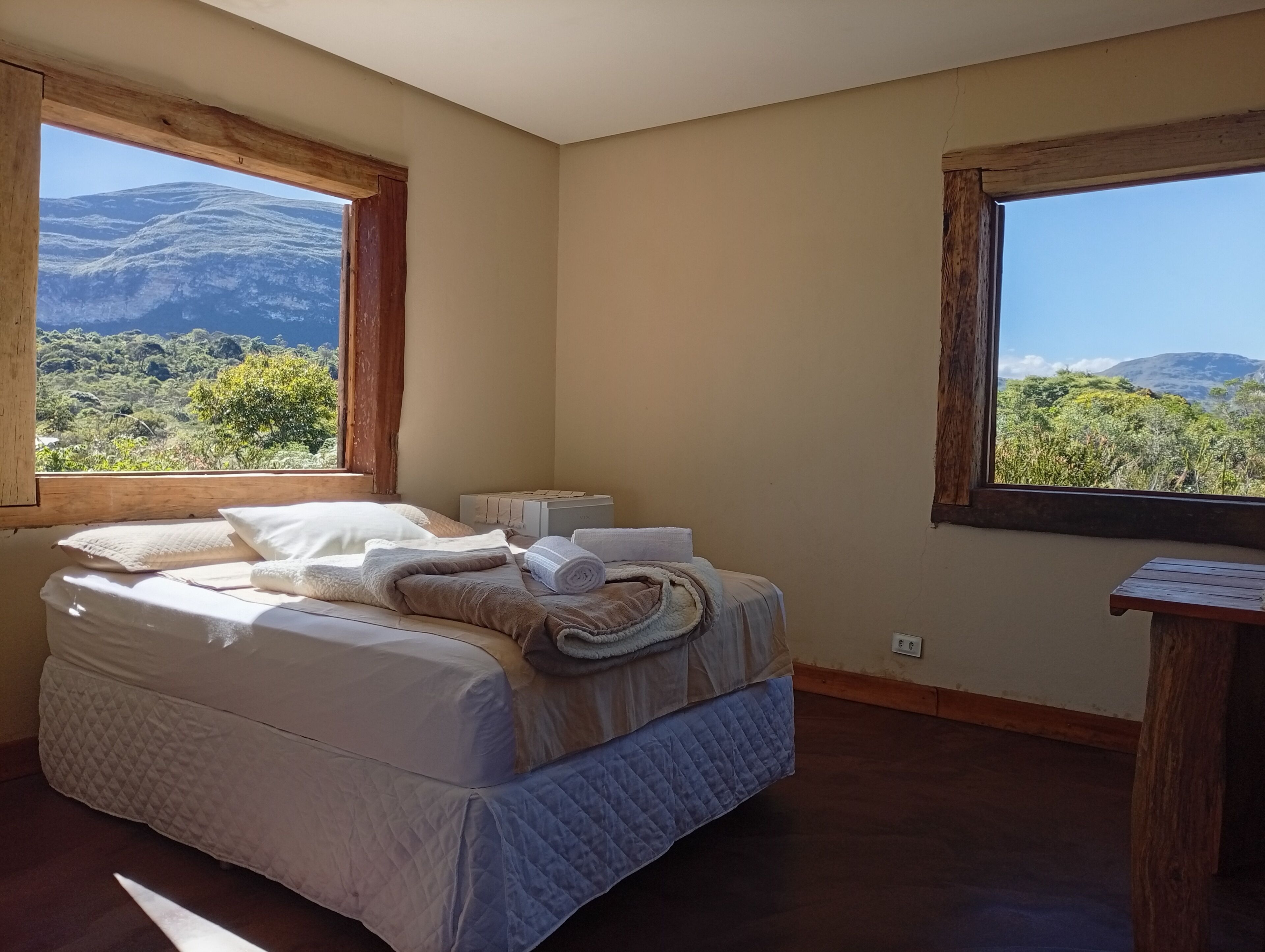 Classic Chalet, Lanai, Mountain View | Laptop workspace, WiFi (free)